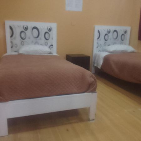 Hostal Sin Fronteras 우유니 외부 사진